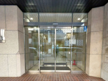 オフィスビル出入口