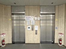 エレベーター(2基)