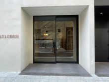 オフィスビル出入口