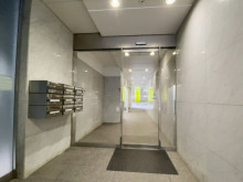 オフィスビル出入口