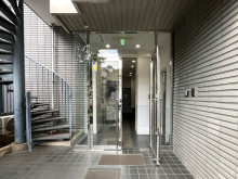 オフィスビル出入口