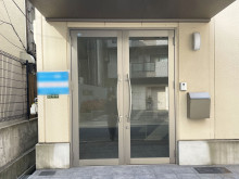 オフィスビル出入口