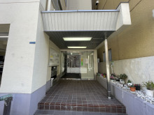 オフィスビル出入口