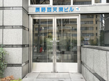 オフィスビル出入口