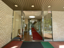 オフィスビル出入口