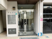 オフィスビル出入口