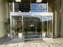 オフィスビル出入口