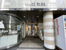 オフィスビル出入口