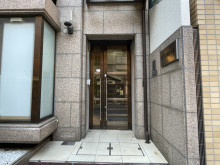 オフィスビル出入口