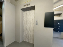 エレベーター(1基)