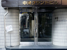 オフィスビル出入口