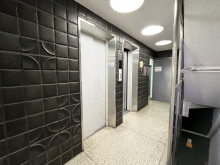 エレベーター(2基)