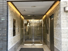 オフィスビル出入口