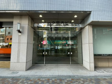 オフィスビル出入口