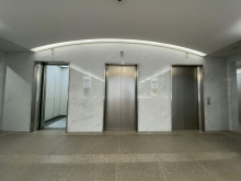 エレベーター(3基)