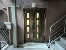 オフィスビル出入口