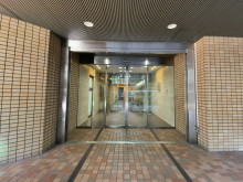 オフィスビル出入口