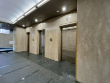 エレベーター(3基)