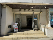 オフィスビル出入口