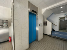 エレベーター(1基)