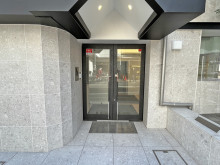 オフィスビル出入口