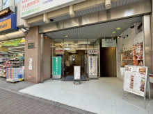 オフィスビル出入口