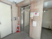 エレベーター(1基)