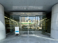 オフィスビル出入口