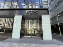 オフィスビル出入口