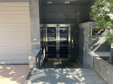 オフィスビル出入口