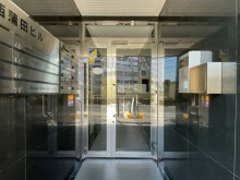 オフィスビル出入口