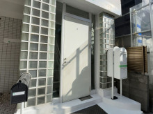 オフィスビル出入口