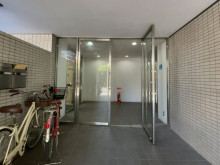 オフィスビル出入口