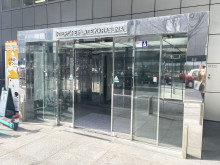 オフィスビル出入口