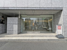 オフィスビル出入口
