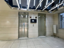 エレベーター(2基)