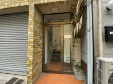 オフィスビル出入口