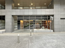 オフィスビル出入口