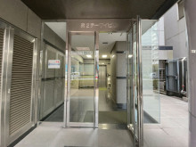 オフィスビル出入口