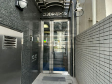 オフィスビル出入口