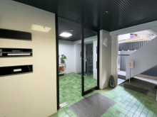 オフィスビル出入口