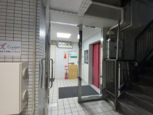 オフィスビル出入口