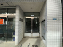 オフィスビル出入口