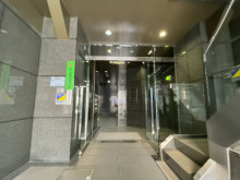 オフィスビル出入口