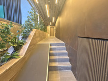 オフィスビル出入口