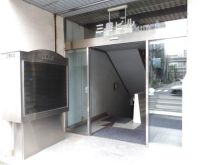 オフィスビル出入口