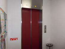 エレベーター1基