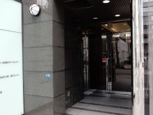 オフィスビル出入口