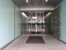 オフィスビル出入口