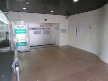 オフィス内駐車場出入り口